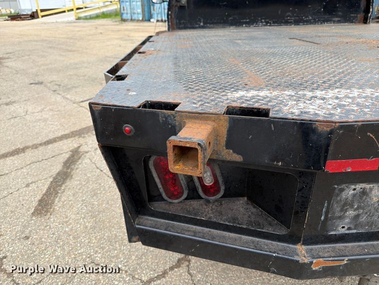 image for item FK3102 2001 Ford F350 Super Duty Crew Cab flatbed pickup truck