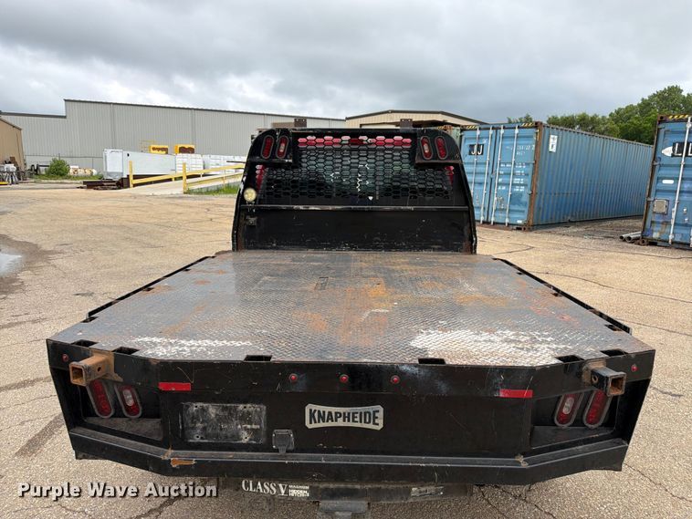 image for item FK3102 2001 Ford F350 Super Duty Crew Cab flatbed pickup truck
