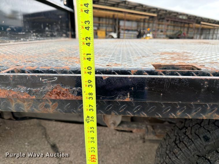 image for item FK3102 2001 Ford F350 Super Duty Crew Cab flatbed pickup truck