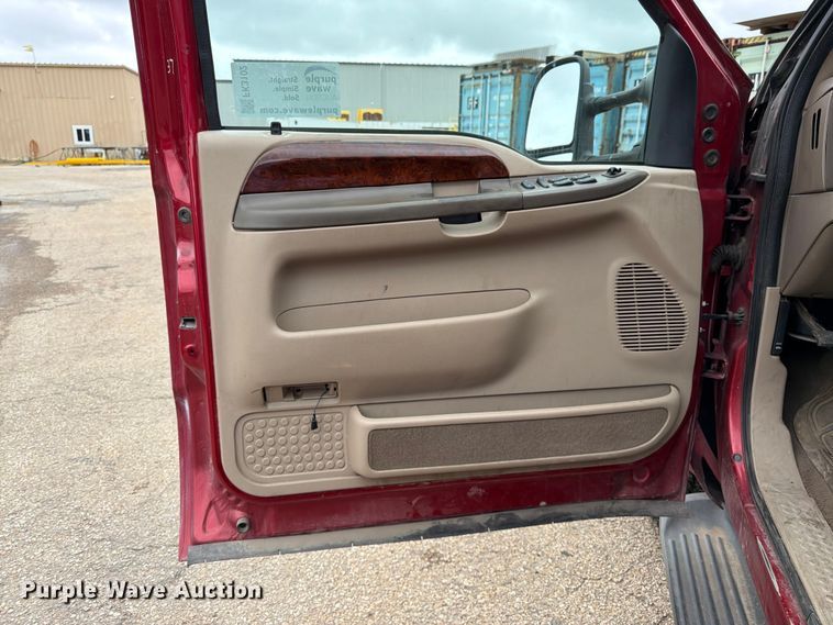 image for item FK3102 2001 Ford F350 Super Duty Crew Cab flatbed pickup truck