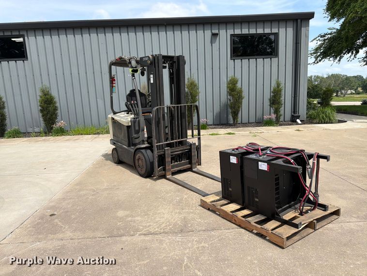 image for item FK3107 Crown FC4510-50 forklift