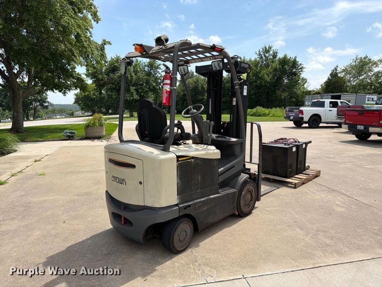 image for item FK3107 Crown FC4510-50 forklift