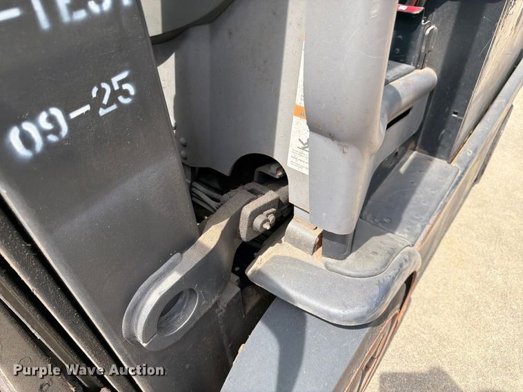 image for item FK3107 Crown FC4510-50 forklift