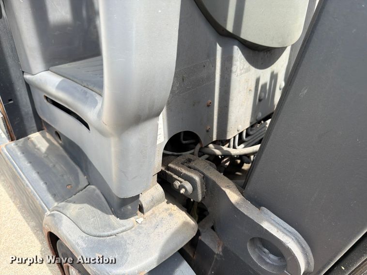 image for item FK3107 Crown FC4510-50 forklift