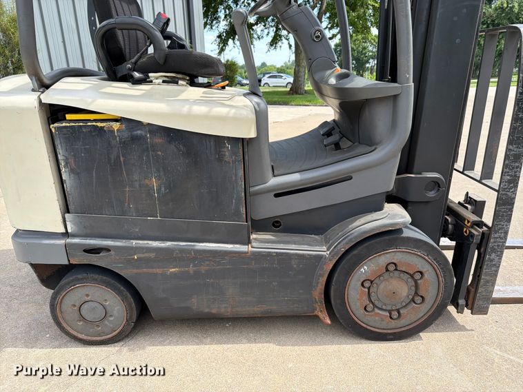 image for item FK3107 Crown FC4510-50 forklift