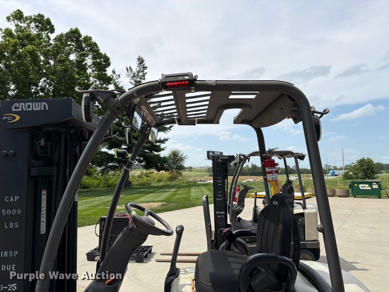 image for item FK3107 Crown FC4510-50 forklift