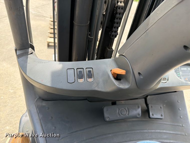 image for item FK3107 Crown FC4510-50 forklift