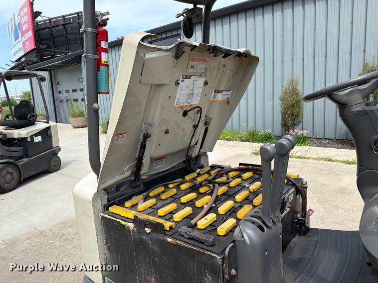 image for item FK3107 Crown FC4510-50 forklift