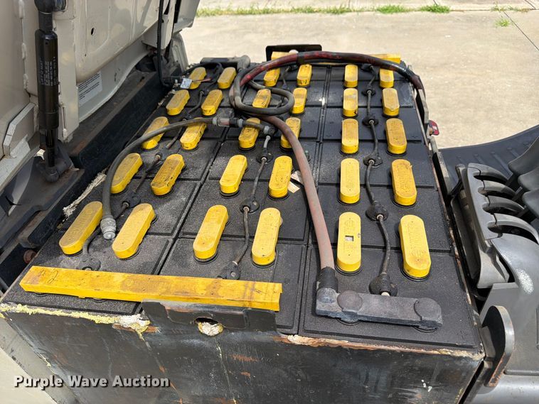 image for item FK3107 Crown FC4510-50 forklift