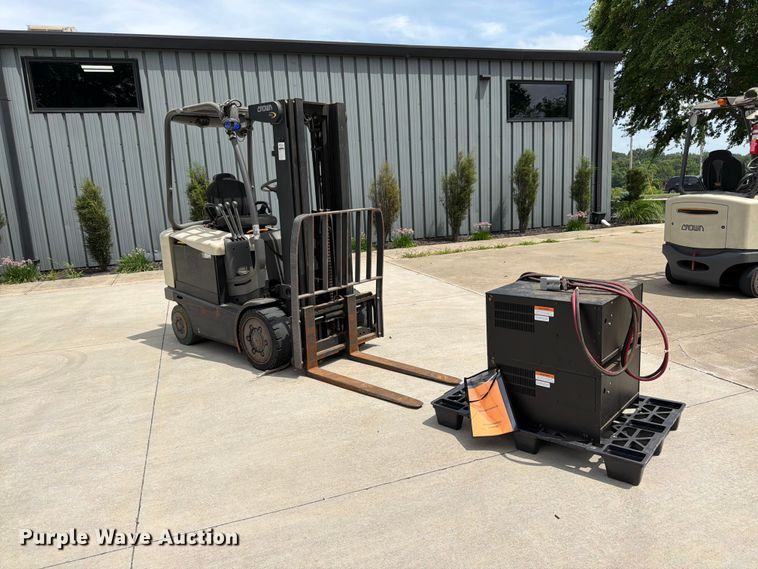 image for item FK3108 Crown FC4510-50 forklift