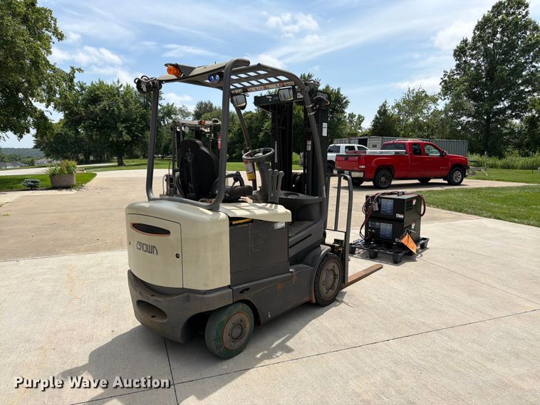 image for item FK3108 Crown FC4510-50 forklift