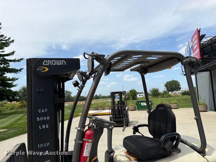 image for item FK3108 Crown FC4510-50 forklift