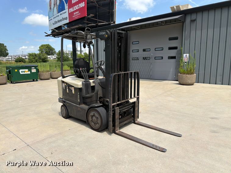 image for item FK3109 Crown FC4510-50 forklift