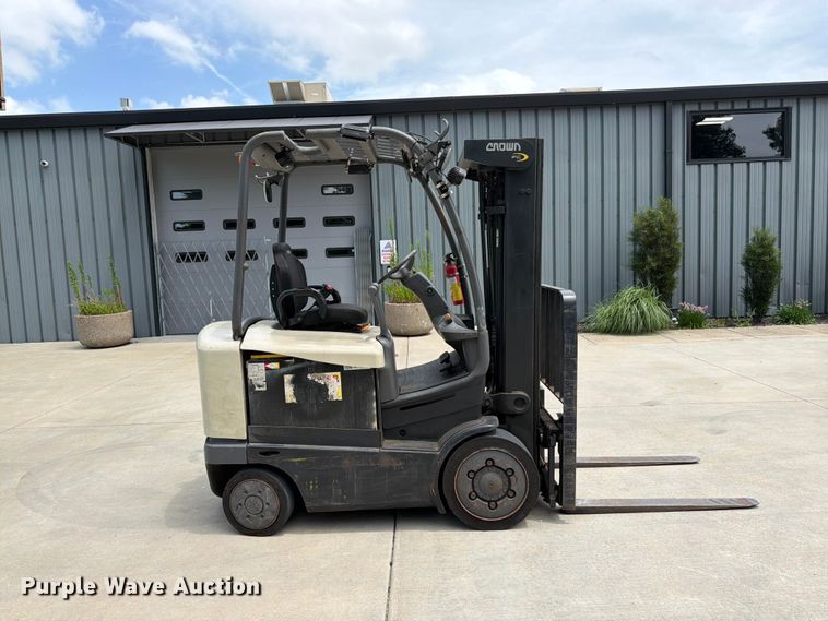 image for item FK3109 Crown FC4510-50 forklift