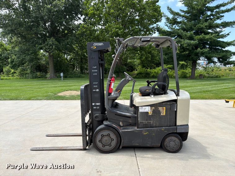 image for item FK3109 Crown FC4510-50 forklift