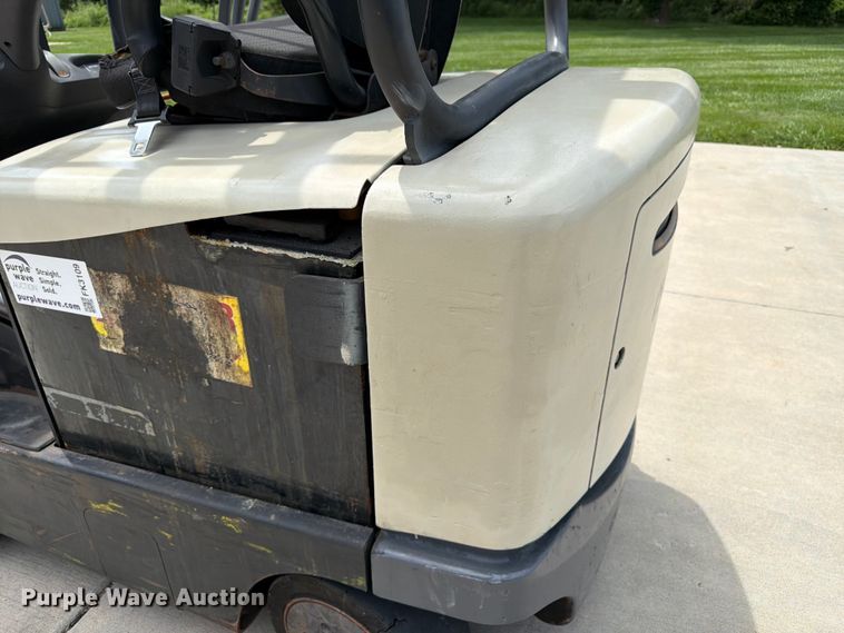 image for item FK3109 Crown FC4510-50 forklift