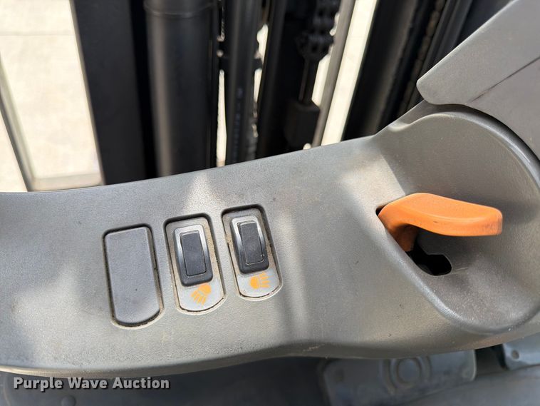 image for item FK3109 Crown FC4510-50 forklift