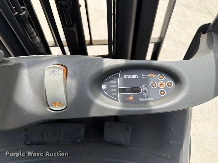 image for item FK3109 Crown FC4510-50 forklift