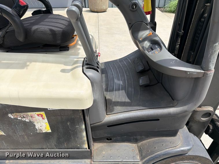 image for item FK3109 Crown FC4510-50 forklift