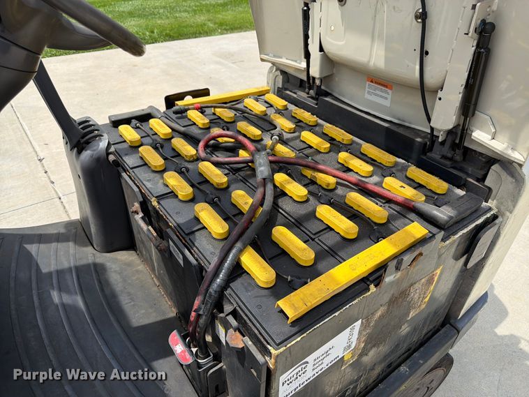 image for item FK3109 Crown FC4510-50 forklift