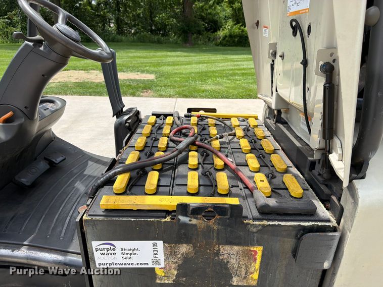 image for item FK3109 Crown FC4510-50 forklift
