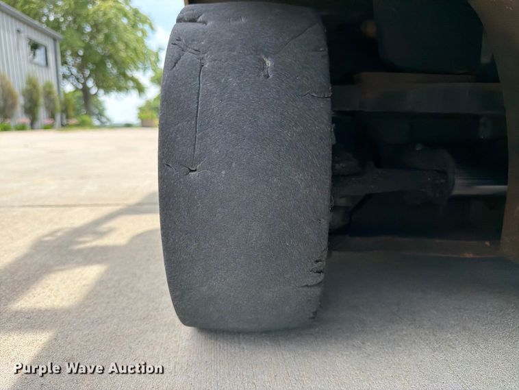 image for item FK3109 Crown FC4510-50 forklift
