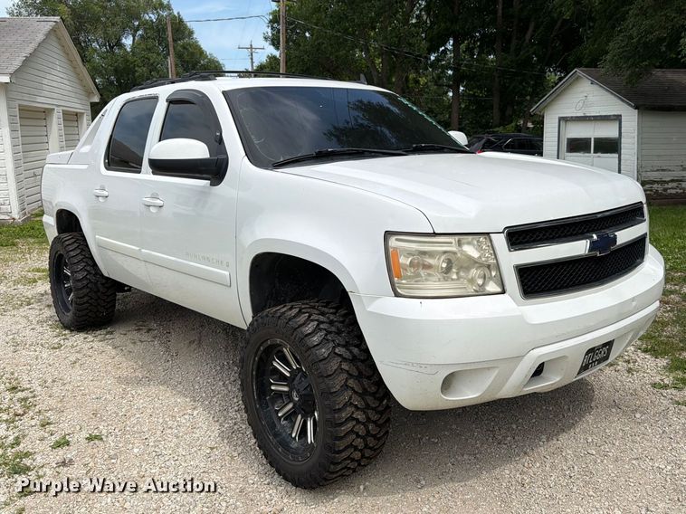 image for item FK3113 2007 Chevrolet Avalanche Crew Cab pickup truck
