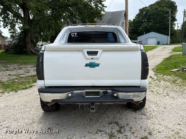 image for item FK3113 2007 Chevrolet Avalanche Crew Cab pickup truck