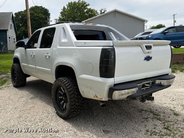 image for item FK3113 2007 Chevrolet Avalanche Crew Cab pickup truck