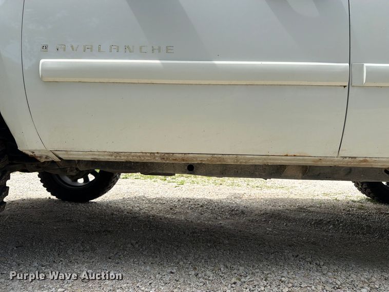 image for item FK3113 2007 Chevrolet Avalanche Crew Cab pickup truck