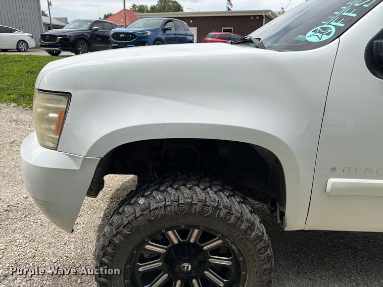 image for item FK3113 2007 Chevrolet Avalanche Crew Cab pickup truck