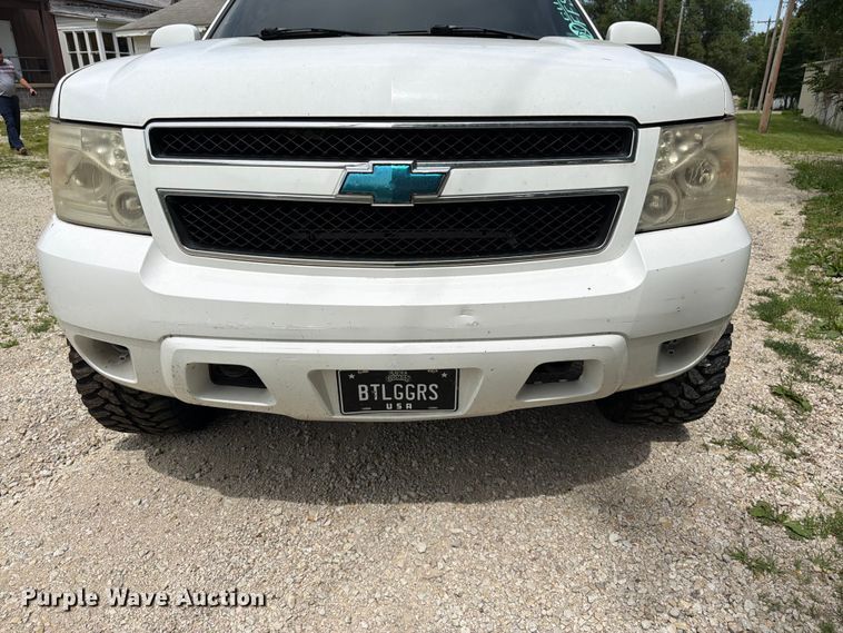 image for item FK3113 2007 Chevrolet Avalanche Crew Cab pickup truck