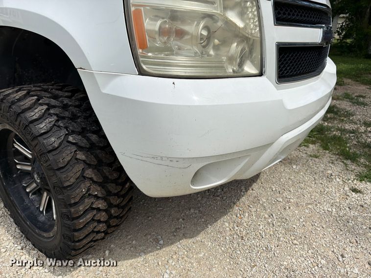 image for item FK3113 2007 Chevrolet Avalanche Crew Cab pickup truck