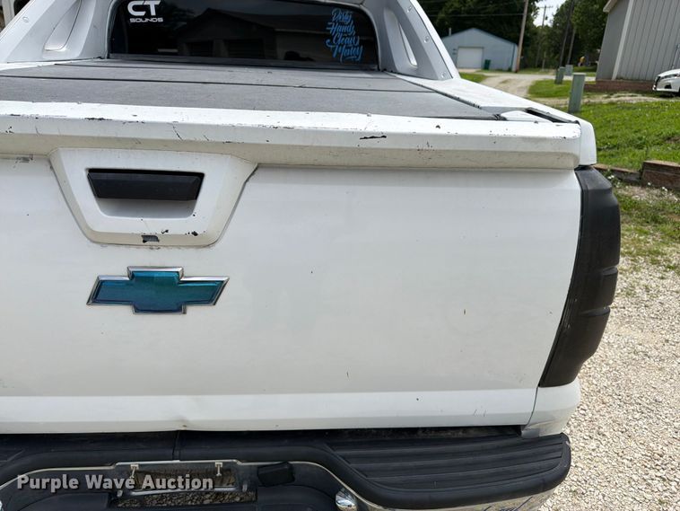 image for item FK3113 2007 Chevrolet Avalanche Crew Cab pickup truck