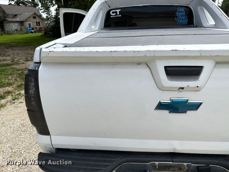 image for item FK3113 2007 Chevrolet Avalanche Crew Cab pickup truck