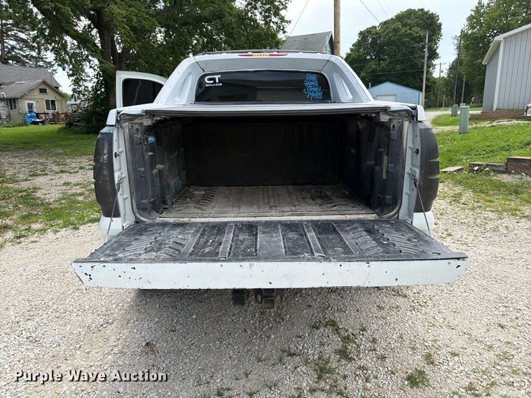 image for item FK3113 2007 Chevrolet Avalanche Crew Cab pickup truck