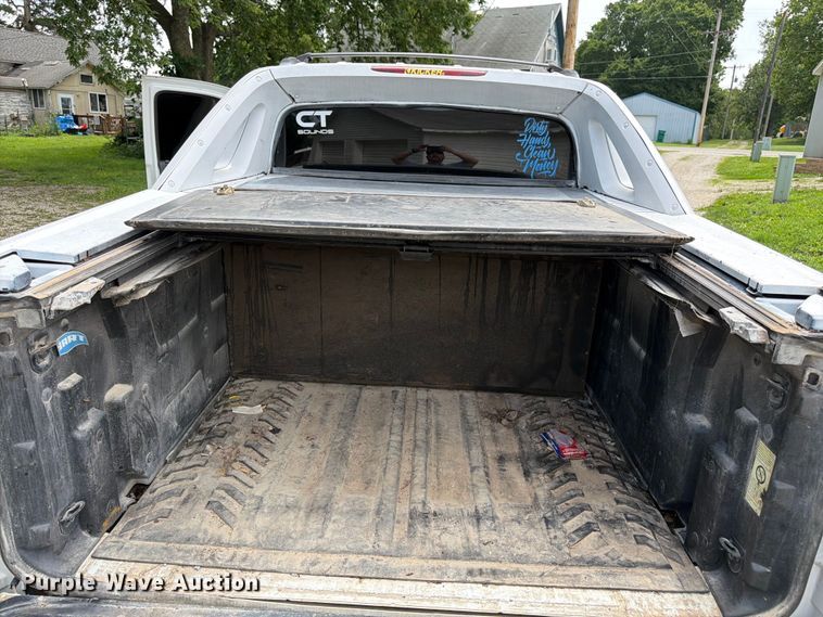 image for item FK3113 2007 Chevrolet Avalanche Crew Cab pickup truck