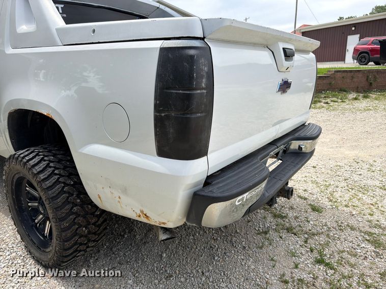 image for item FK3113 2007 Chevrolet Avalanche Crew Cab pickup truck