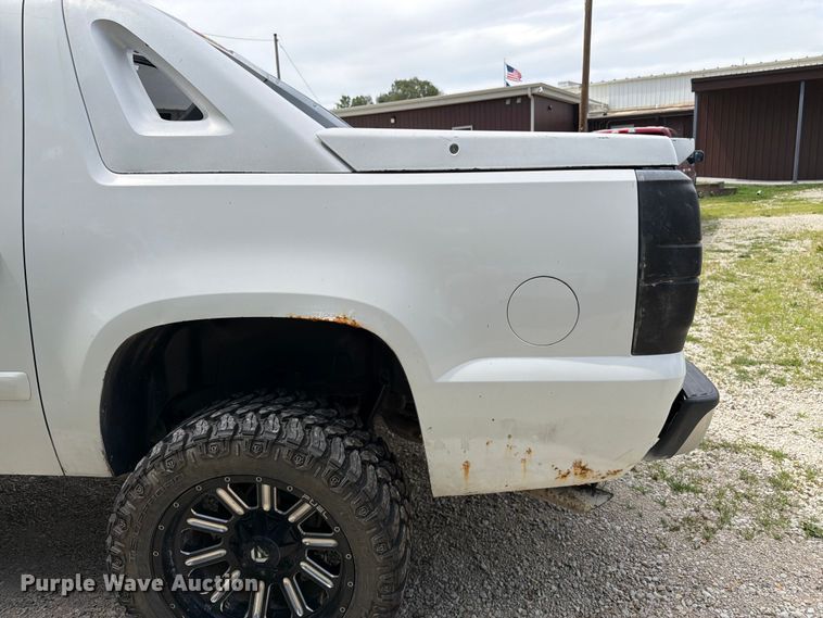 image for item FK3113 2007 Chevrolet Avalanche Crew Cab pickup truck