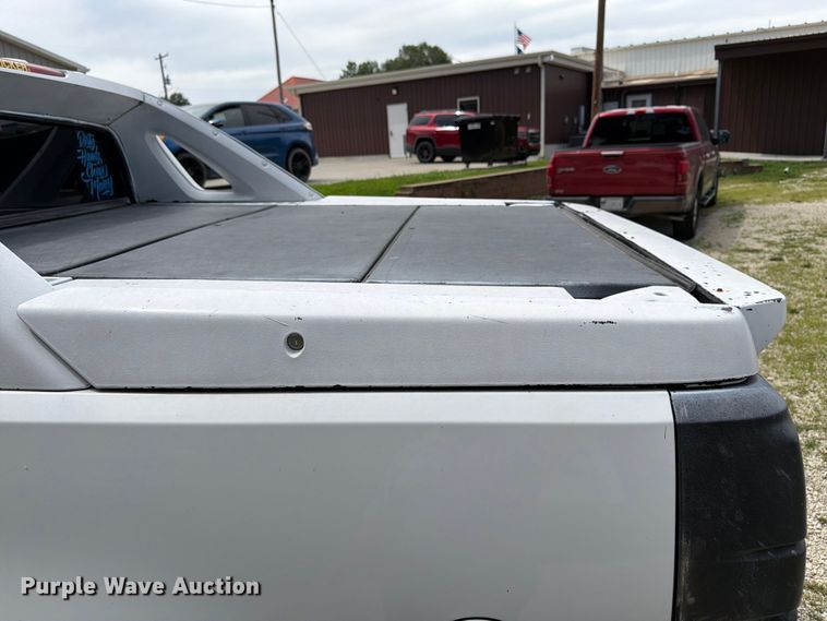 image for item FK3113 2007 Chevrolet Avalanche Crew Cab pickup truck