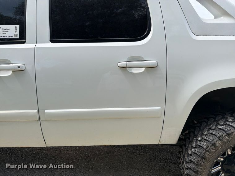 image for item FK3113 2007 Chevrolet Avalanche Crew Cab pickup truck
