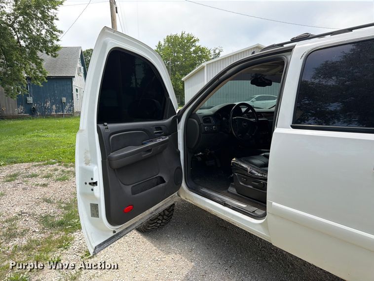 image for item FK3113 2007 Chevrolet Avalanche Crew Cab pickup truck