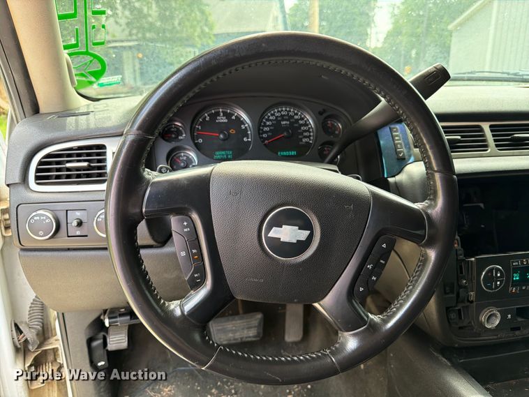 image for item FK3113 2007 Chevrolet Avalanche Crew Cab pickup truck