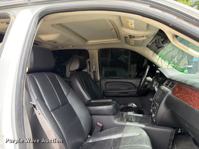 image for item FK3113 2007 Chevrolet Avalanche Crew Cab pickup truck