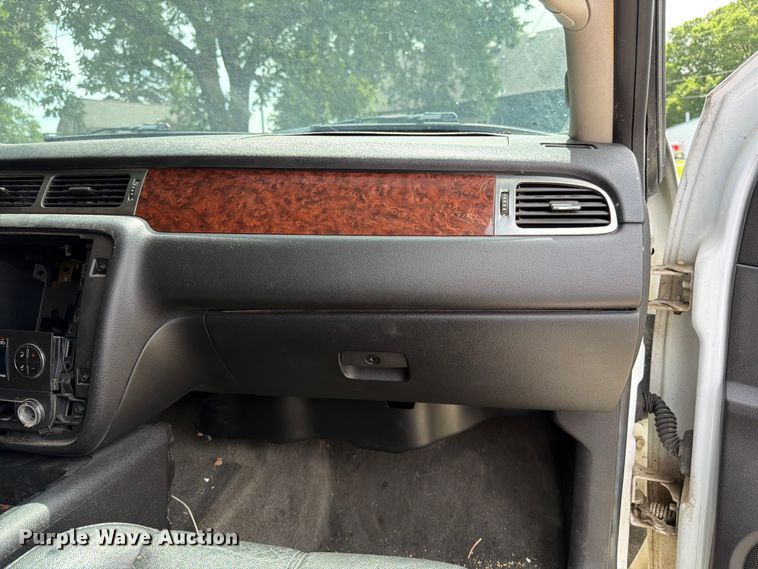 image for item FK3113 2007 Chevrolet Avalanche Crew Cab pickup truck