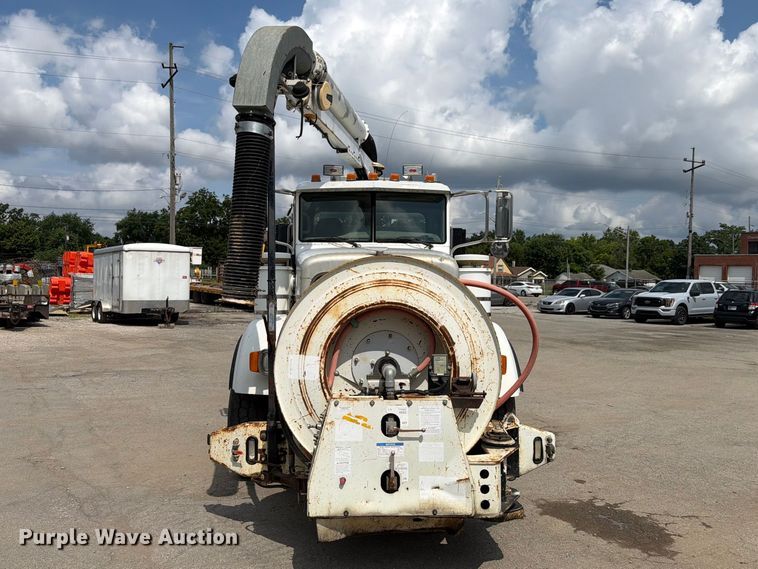 image for item FK4054 2007 Peterbilt 357 sewer jetter truck