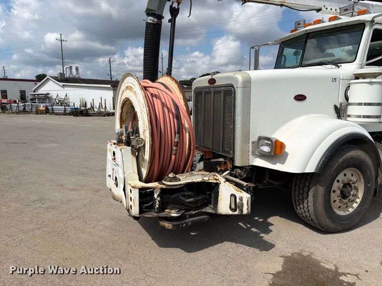 image for item FK4054 2007 Peterbilt 357 sewer jetter truck