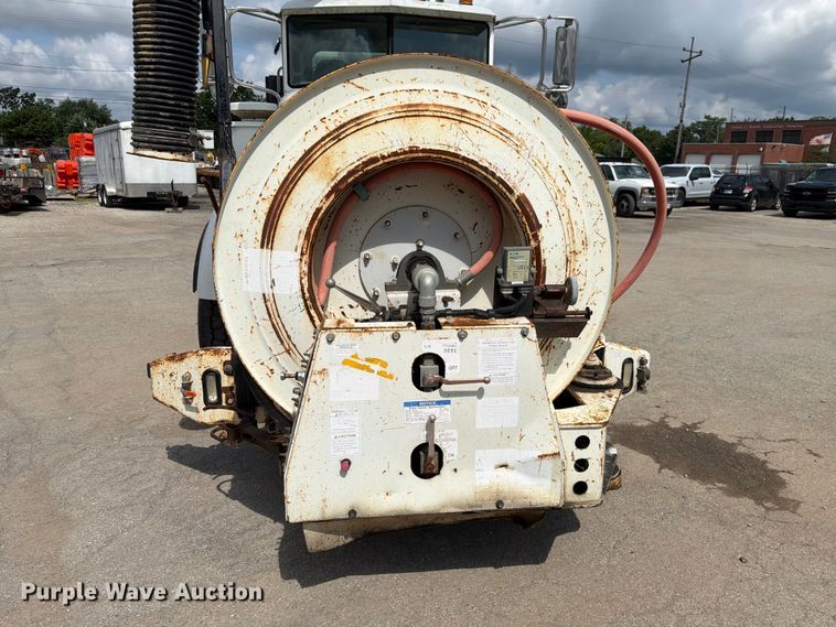 image for item FK4054 2007 Peterbilt 357 sewer jetter truck