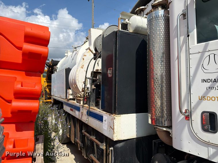 image for item FK4054 2007 Peterbilt 357 sewer jetter truck
