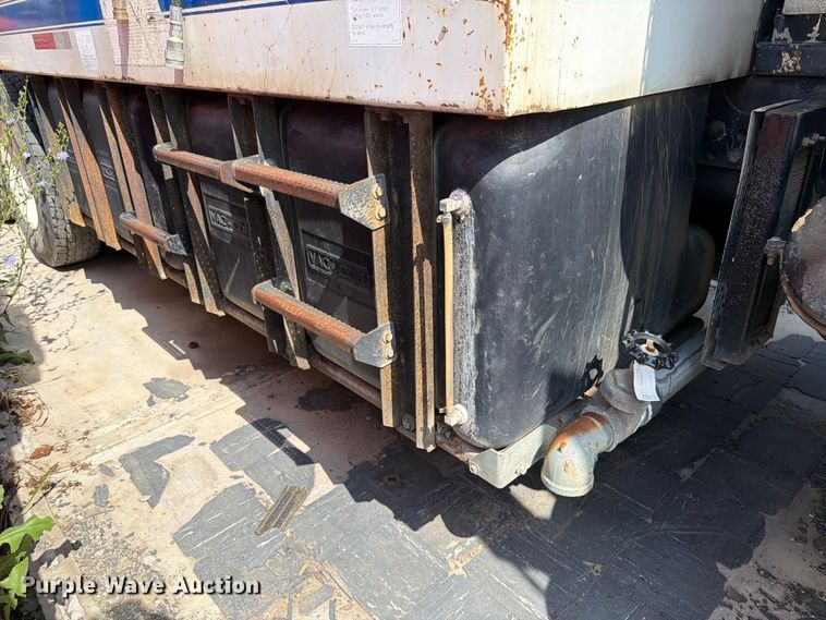 image for item FK4054 2007 Peterbilt 357 sewer jetter truck